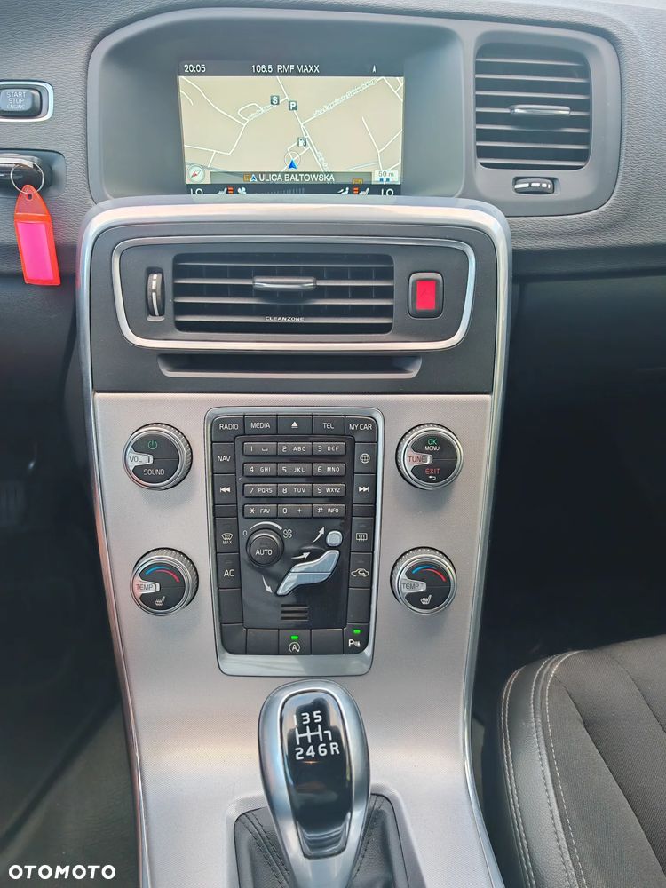 Volvo V60 D3 Momentum - 6