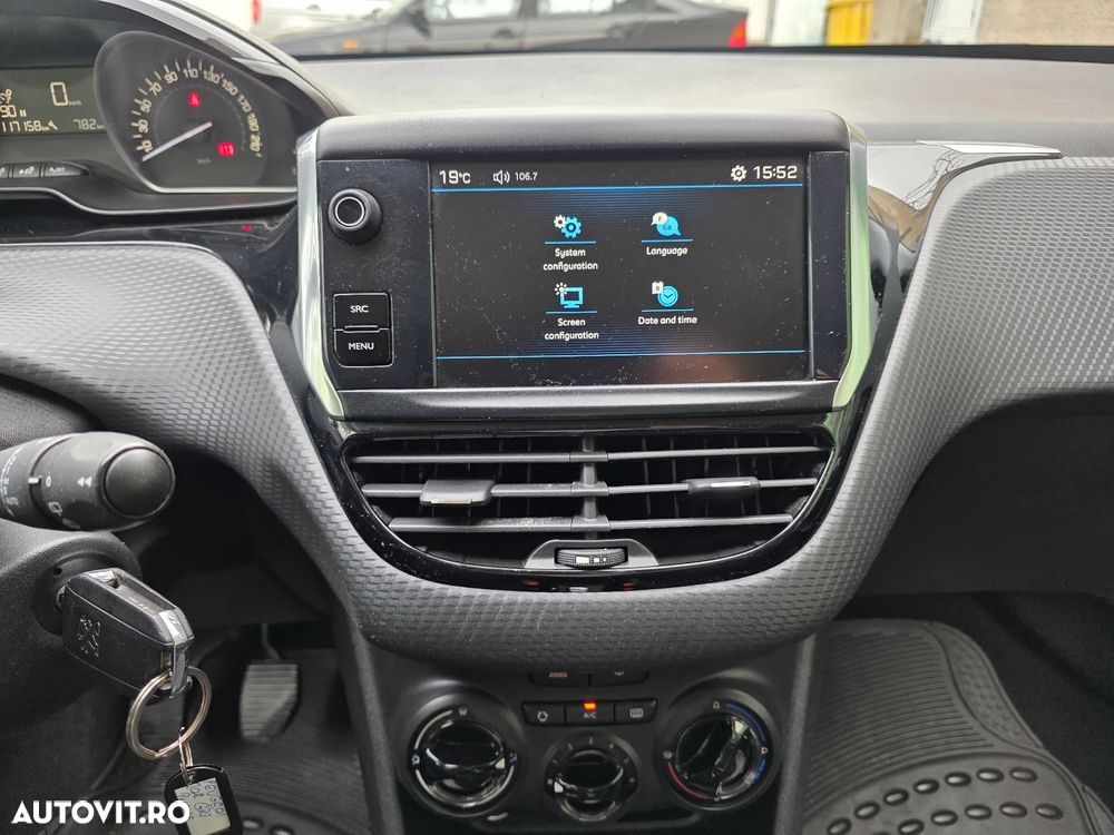 Peugeot 208 1.2 L PureTech Style - 17