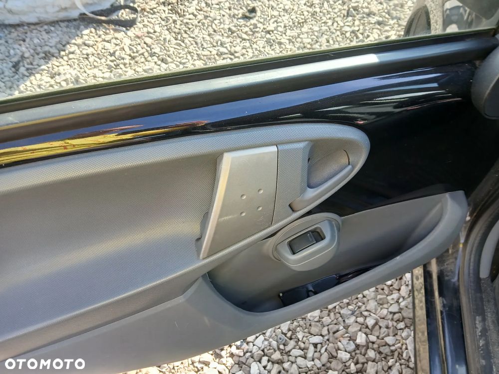 PEUGEOT 107 EXZ 08R fotel fotele kanapa deska kokpit podsufitka boczek boczki klamka podłokietnik - 3