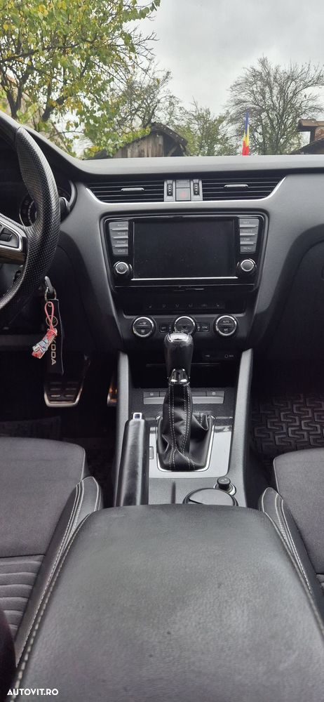 Skoda Octavia 2.0 TDI RS DSG - 15