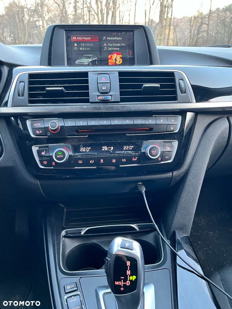 BMW Seria 3 320i xDrive - 11