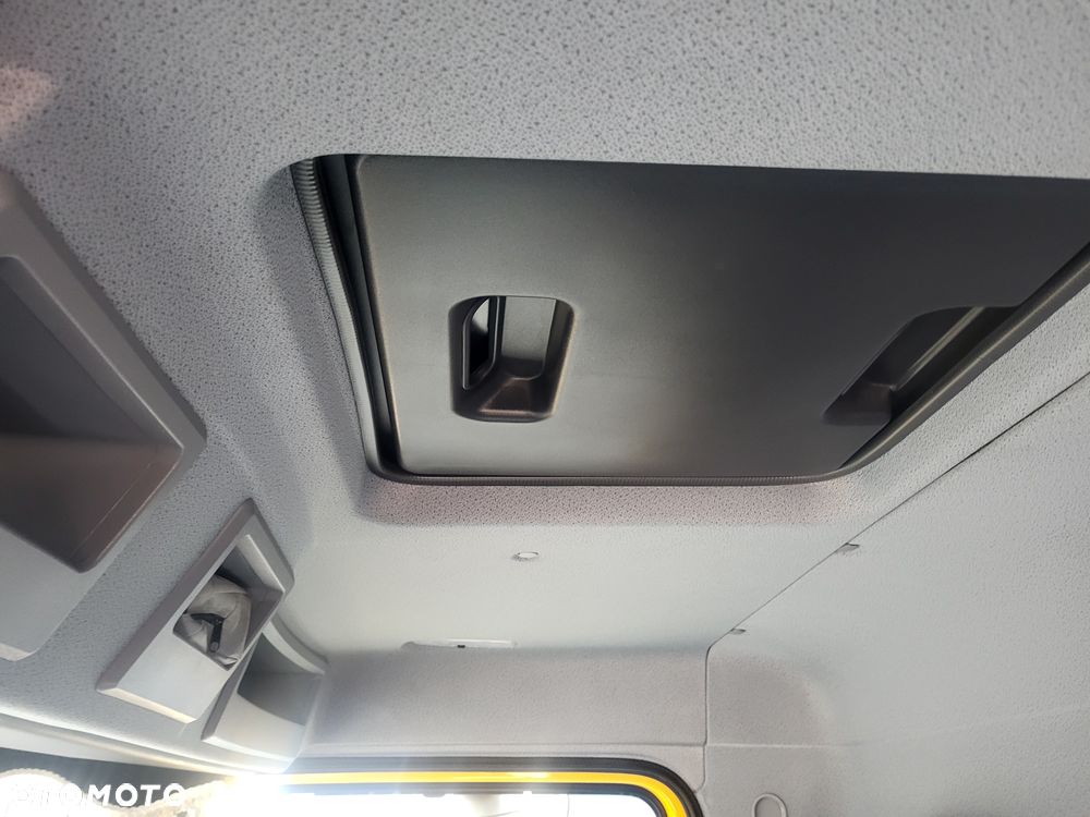 Mercedes-Benz **Mercedes Atego 1524 Chłodnia + Winda Euro 6 2018 / 240 tys. km / 15 EP / Pneumatyka / Tempomat** - 8