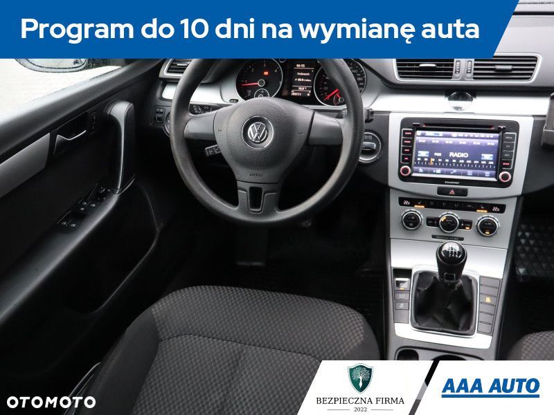 Volkswagen Passat Variant - 8