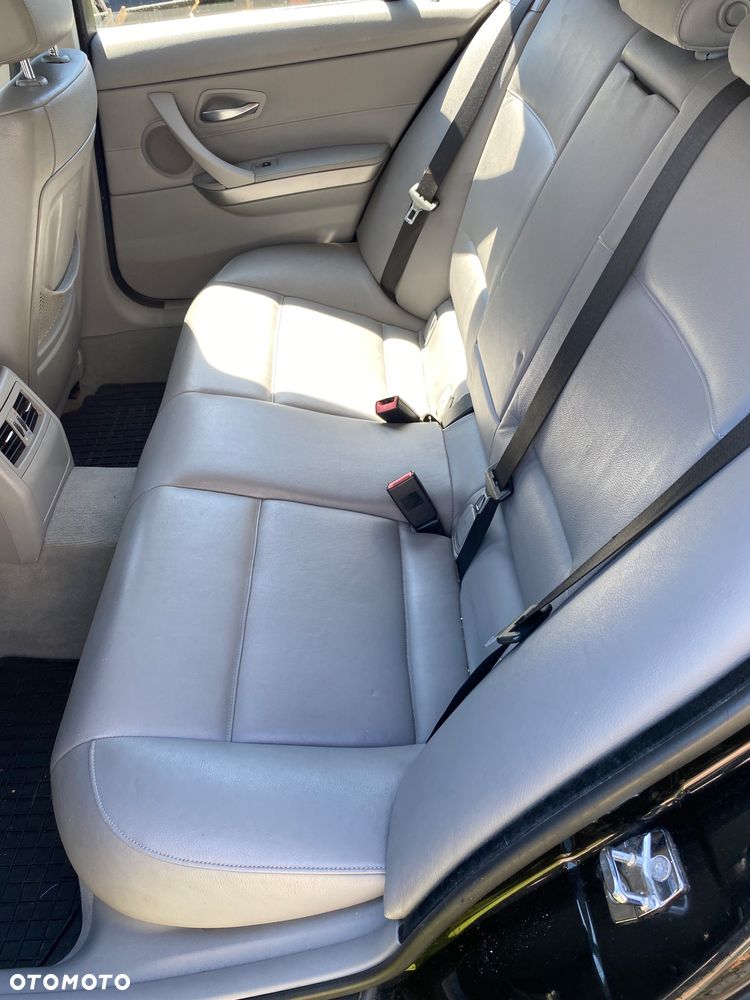BMW Seria 3 325xi - 9