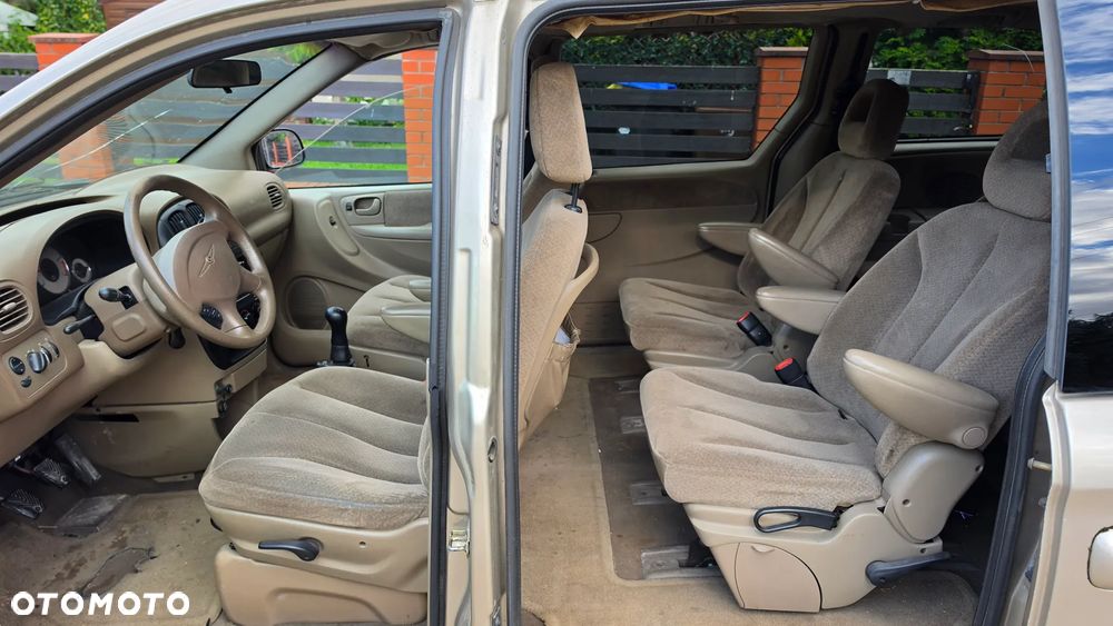 Chrysler Grand Voyager 2.5L CRD SE - 12