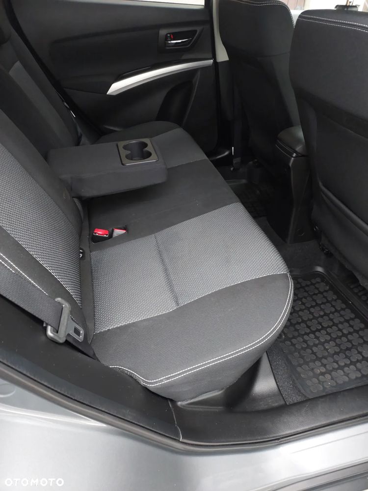 Suzuki SX4 1.6 Comfort Plus 4WD - 19