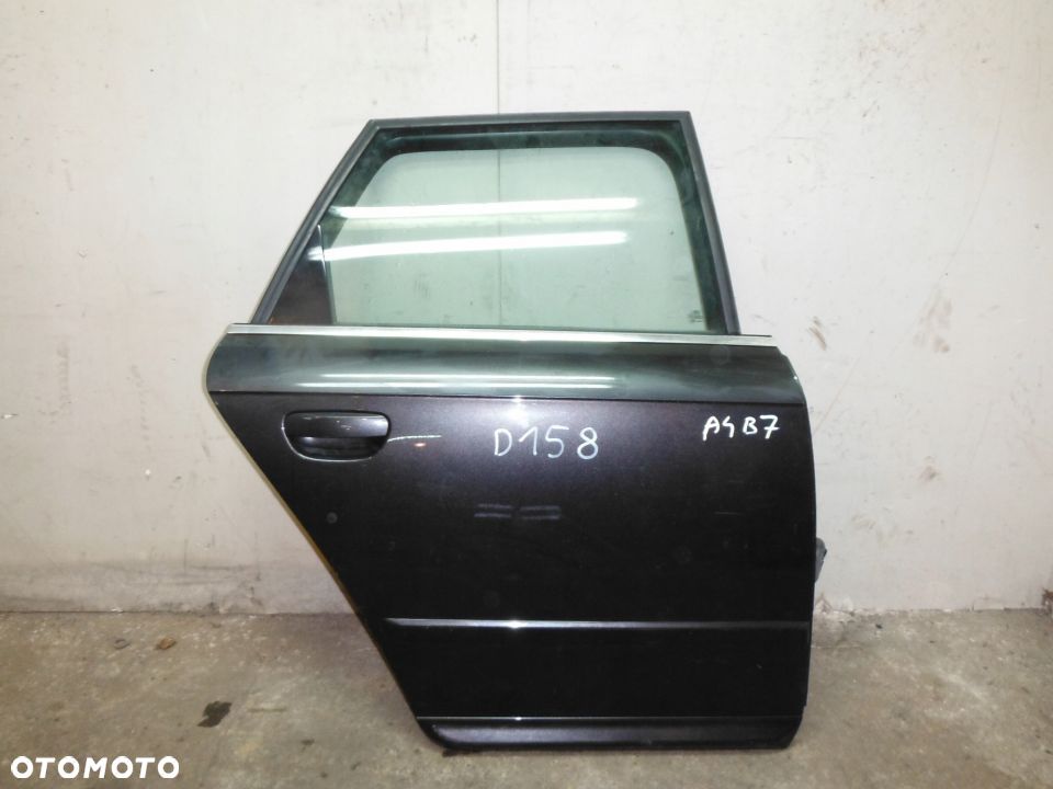 AUDI A4 8E9 B7 S-LINE KOMBI drzwi tyl prawe - 1