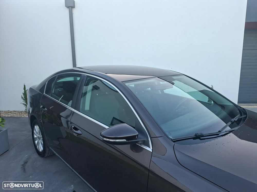 VW Passat 2.0 TDI BlueMotion Exclusive - 4