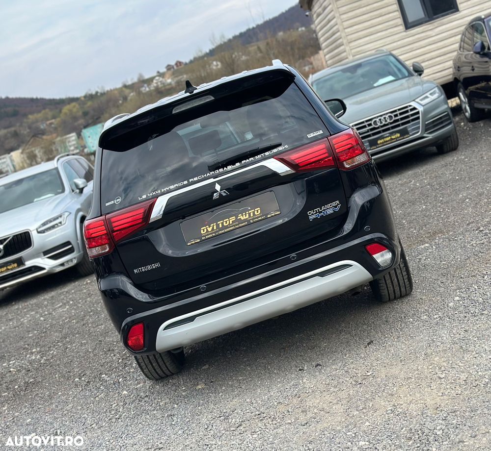 Mitsubishi Outlander 2.4 4WD Top - 10