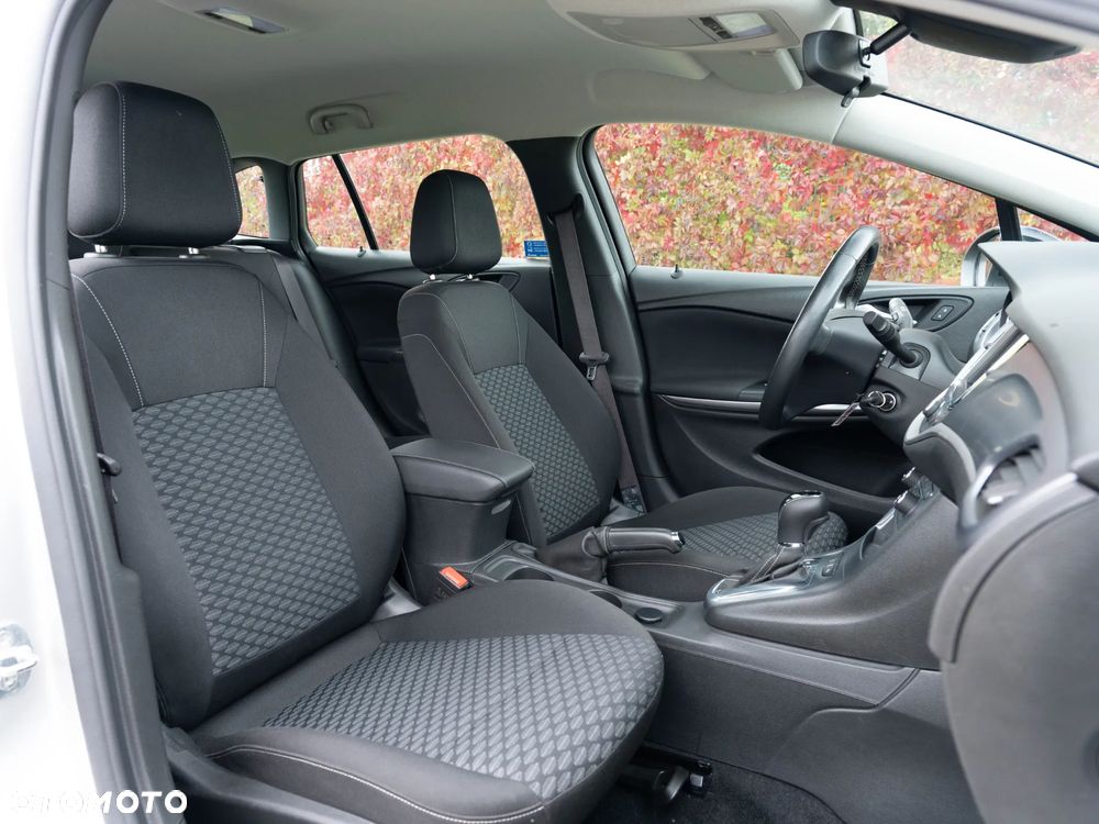 Opel Astra 1.4 T Edition S&S - 19