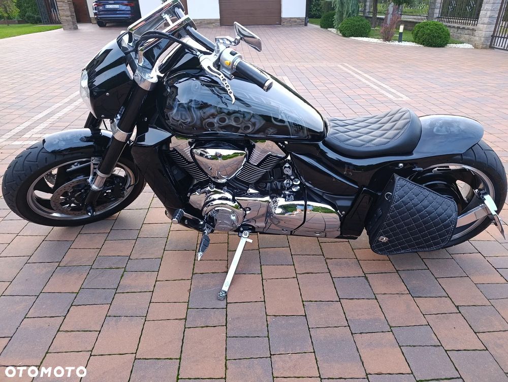 Suzuki Intruder - 1