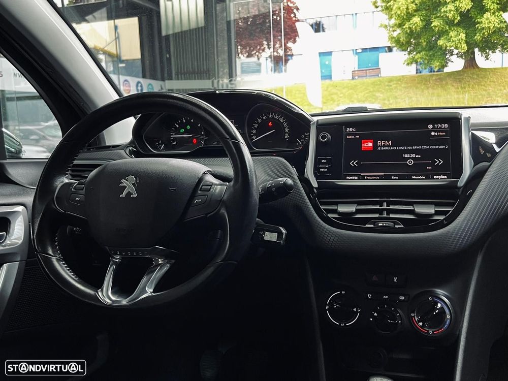 Peugeot 2008 1.2 PureTech Allure - 18