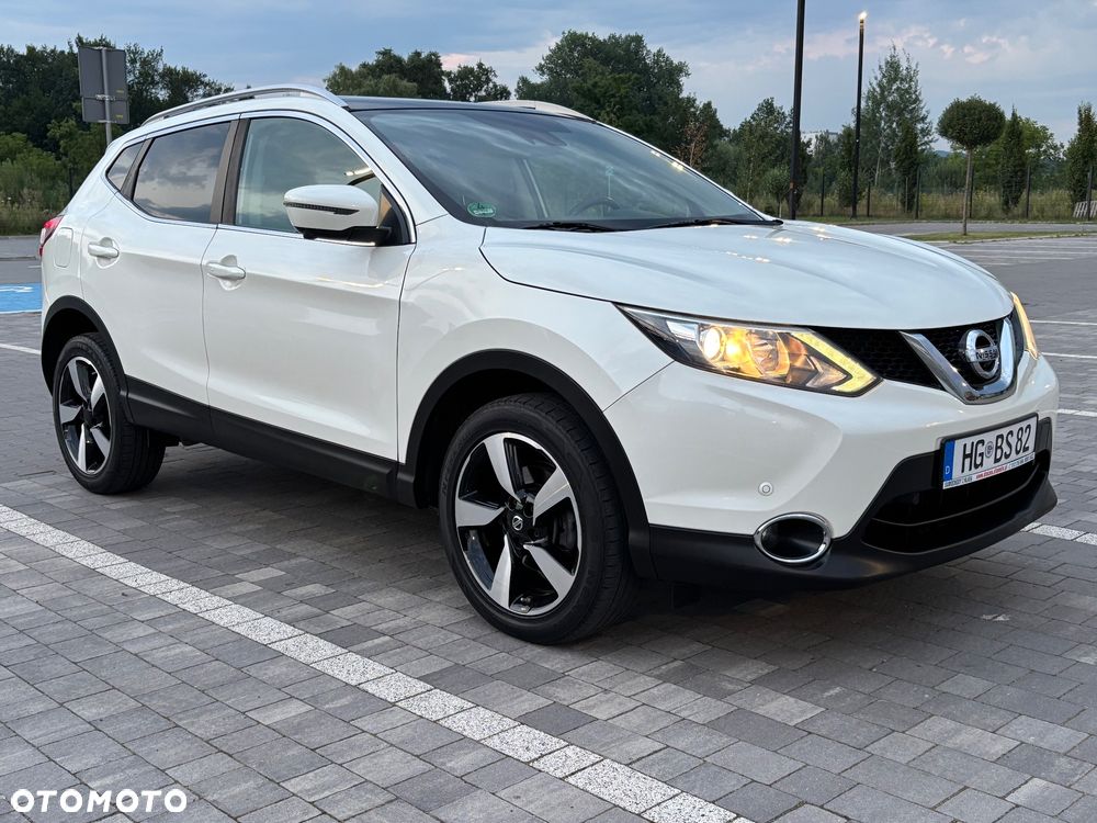 Nissan Qashqai 1.6 dCi 4 x 4 DPF Start/Stop tekna - 1