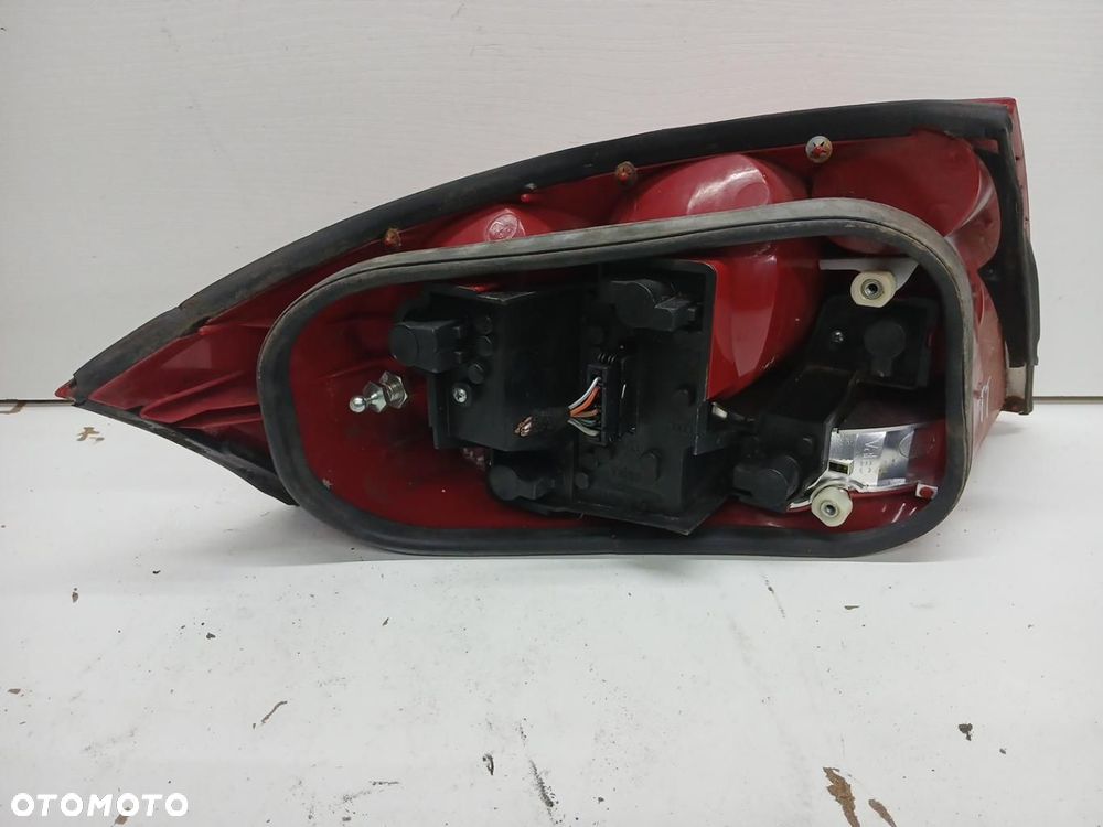 LAMPA TYŁ TYLNA PRAWA AUDI TT 8N - 2
