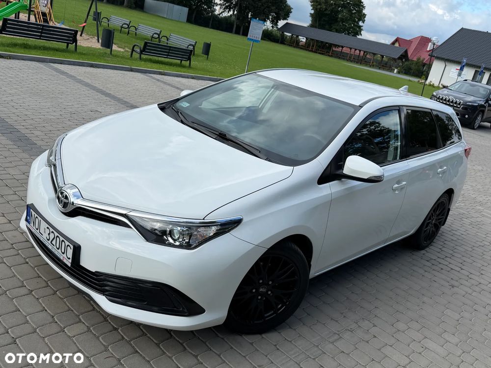 Toyota Auris 1.4 D-4D Dynamic - 9