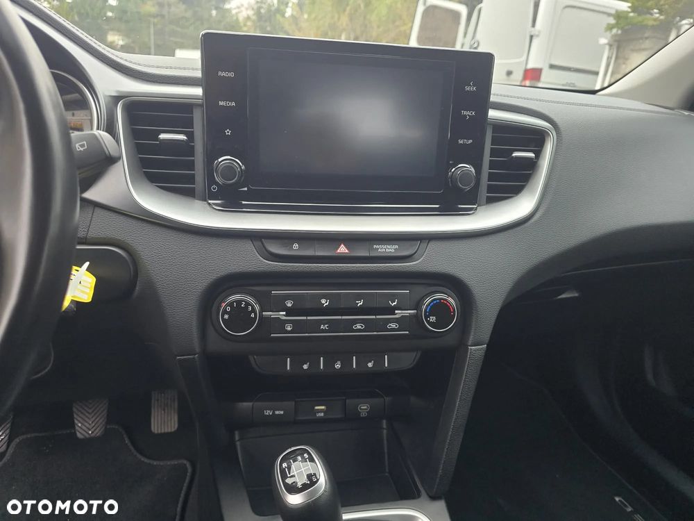 Kia Ceed 1.0 T-GDI OPF Vision - 10