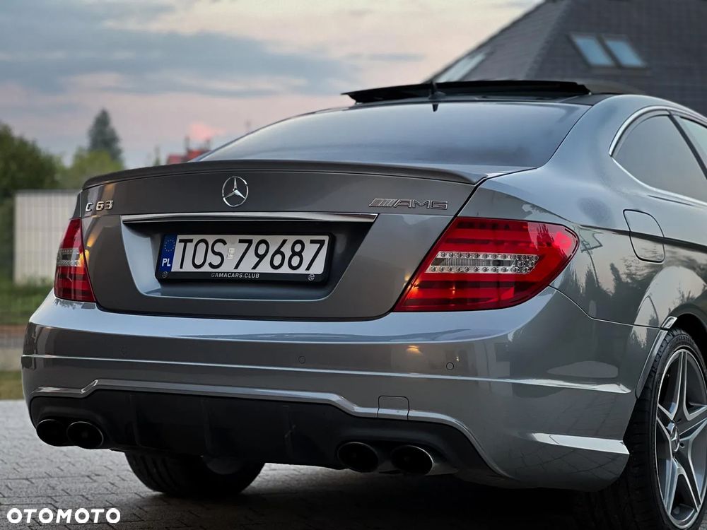 Mercedes-Benz Klasa C 63 AMG AMG SPEEDSHIFT MCT AMG Performance Package - 12