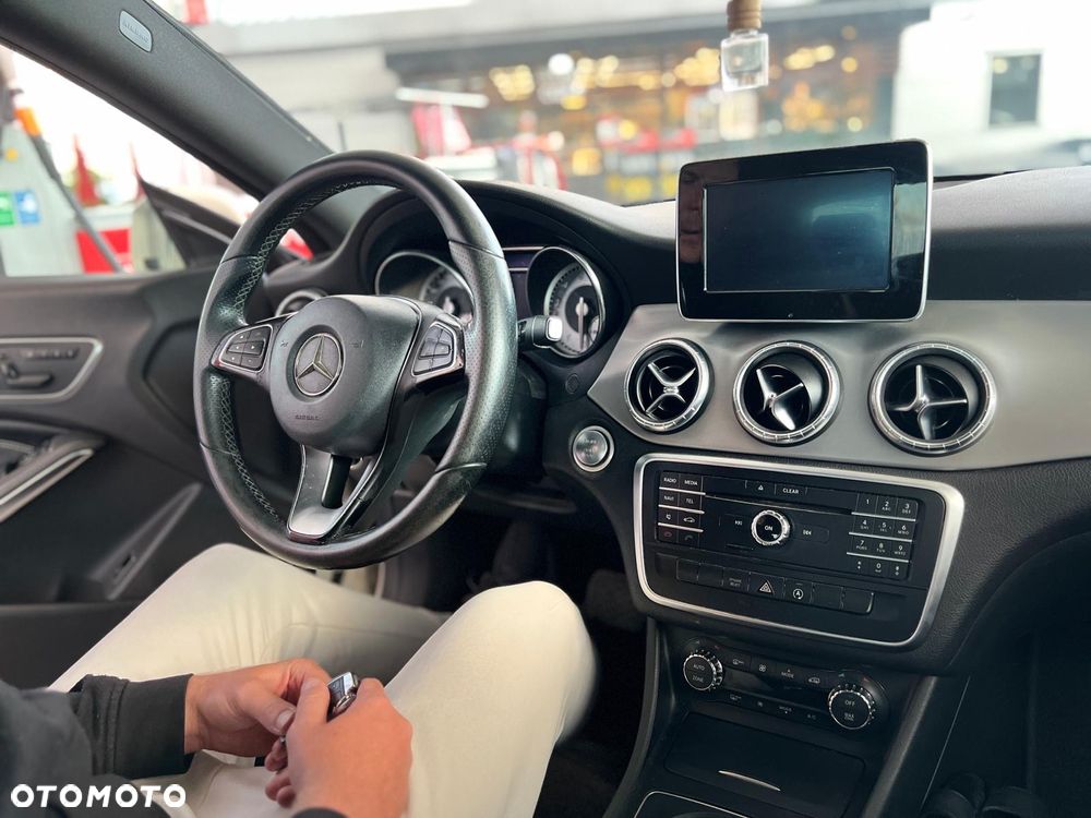 Mercedes-Benz CLA - 8