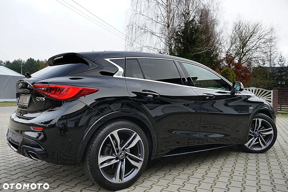 Infiniti Q30 2.0t DCT AWD Sport - 15