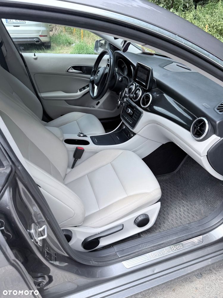 Mercedes-Benz CLA - 10