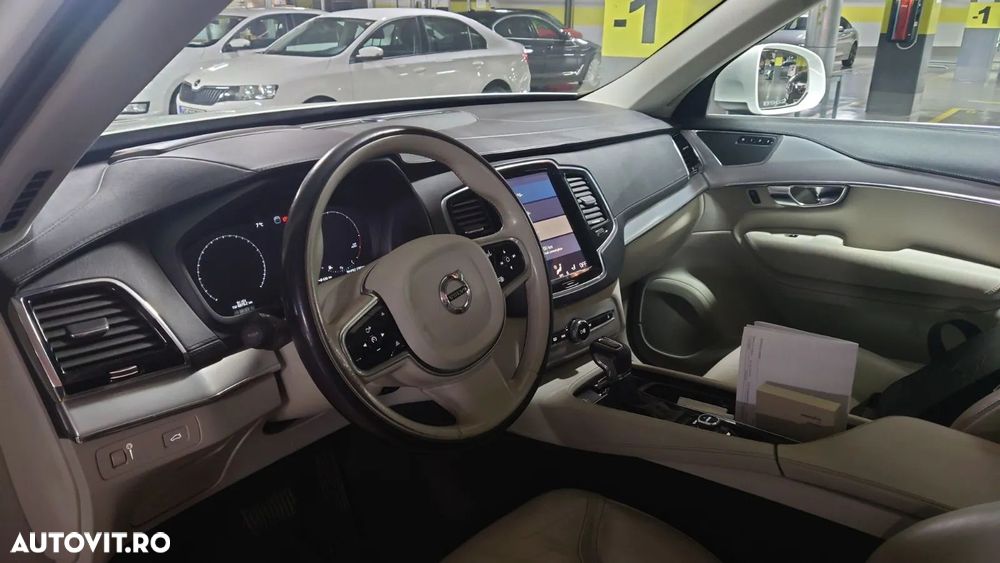 Volvo XC 90 D5 AWD Momentum - 10