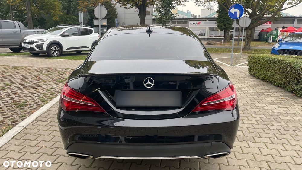 Mercedes-Benz CLA 180 7G-DCT AMG Line - 4