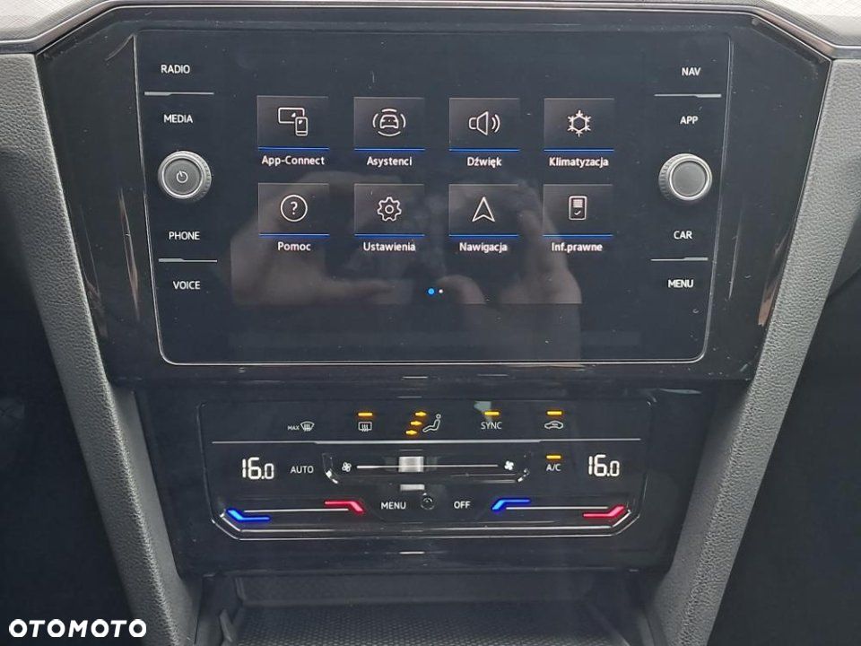 Volkswagen Passat - 29