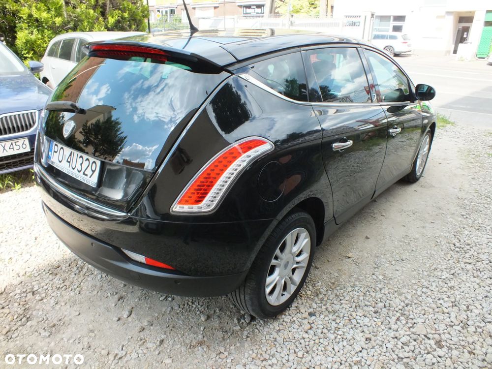 Lancia Delta - 16