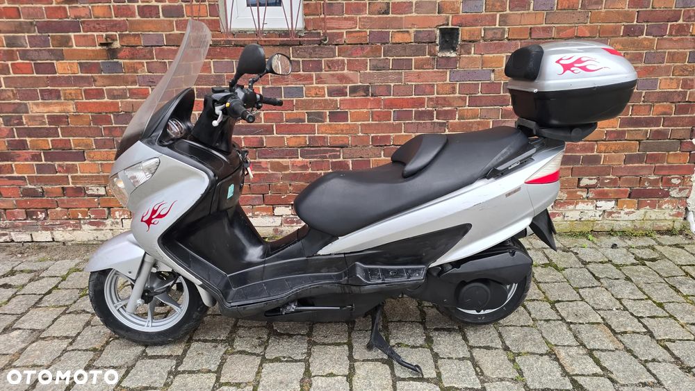 Suzuki Burgman - 1