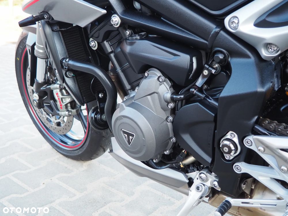 Triumph Street Triple - 23