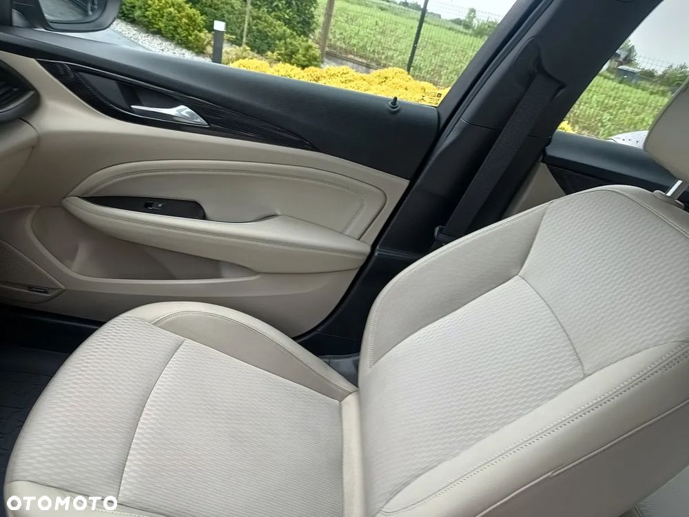 Opel Insignia 2.0 T 4x4 Innovation S&S - 19