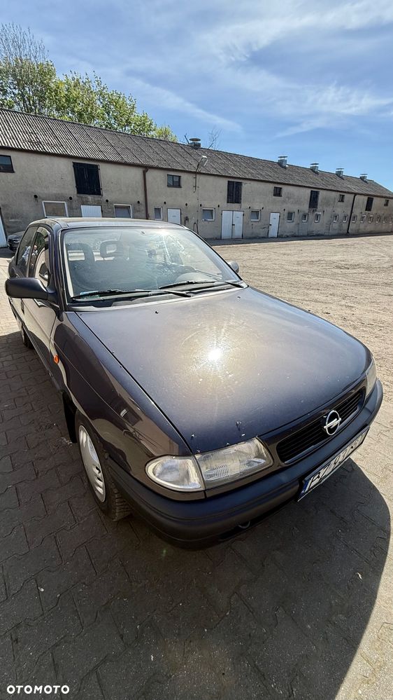 Opel Astra 1.4 GL - 1