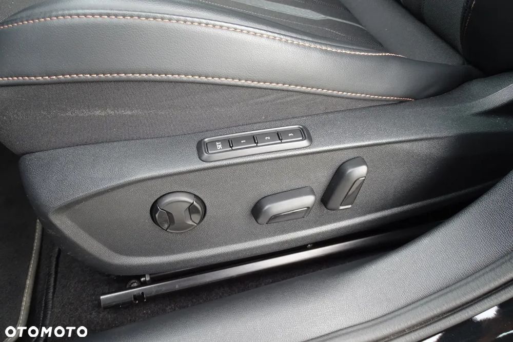 Cupra Leon Sportstourer 1.4 e-Hybrid (180 kW System) VZ CUP - 18