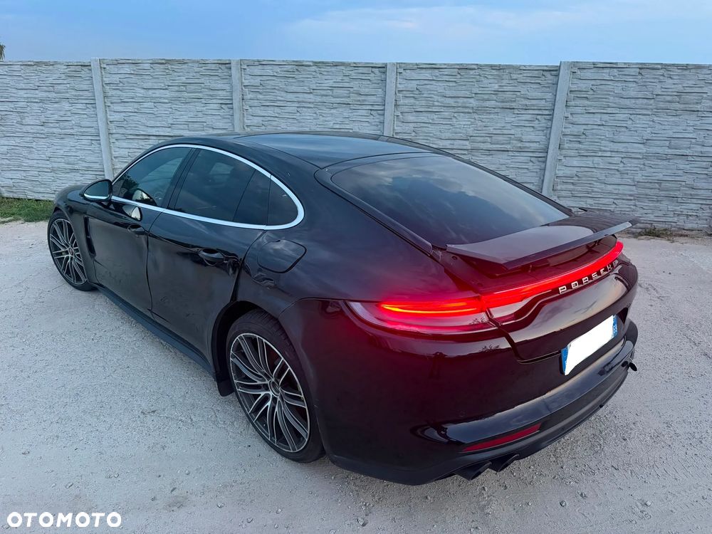Porsche Panamera 4S E-Hybrid - 4