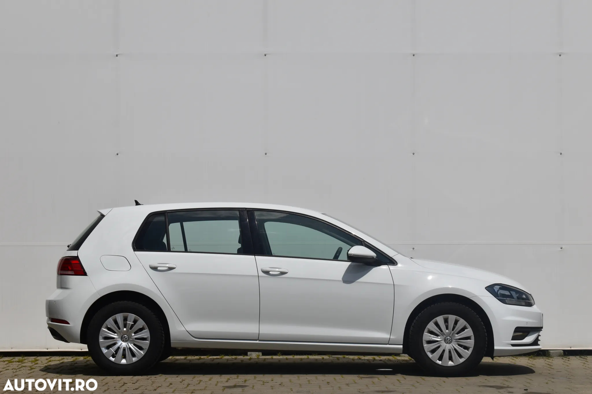 Volkswagen Golf 1.6 TDI Trendline - 12