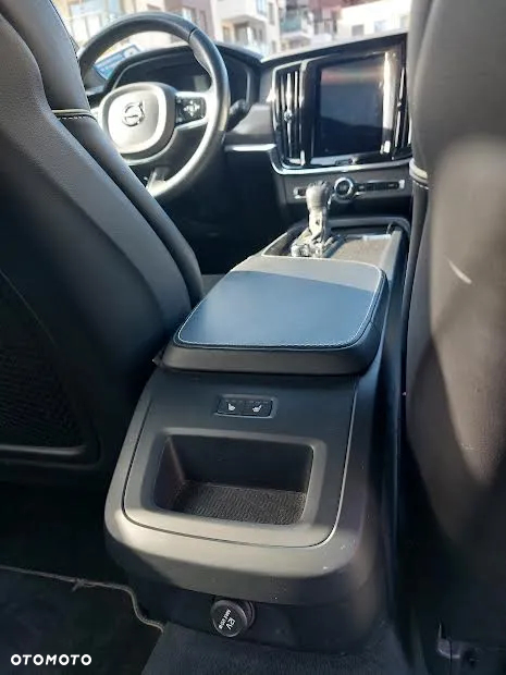 Volvo V90 D4 R-Design - 22