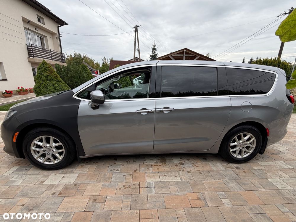 Chrysler Pacifica - 6