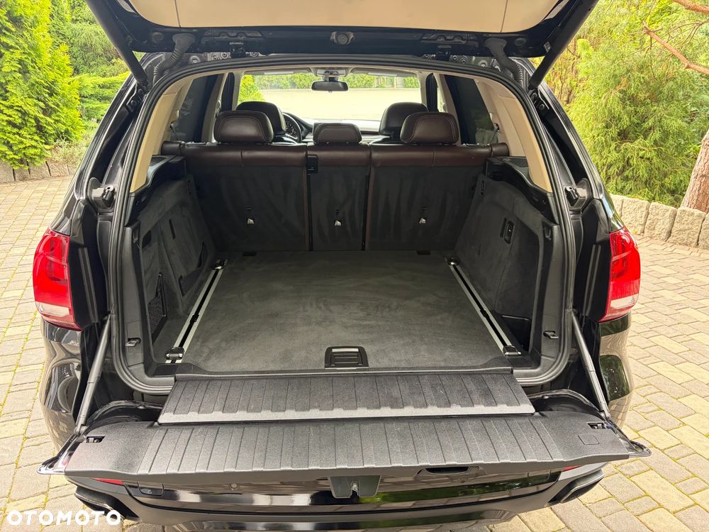 BMW X5 xDrive50i Sport-Aut - 40