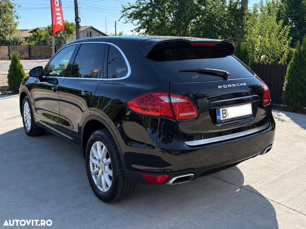 Porsche Cayenne 3.0 L V6 - 5