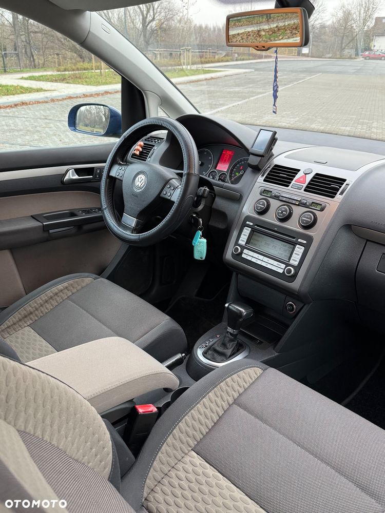 Volkswagen Touran 2.0 TDI DPF DSG Freestyle - 19