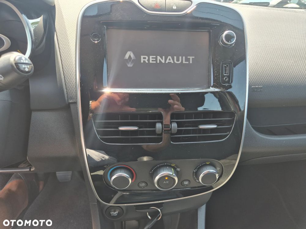 Renault Clio 1.2 16V 75 Authentique - 19