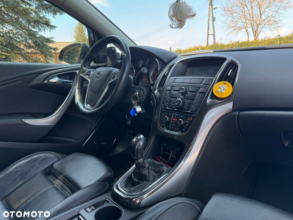 Opel Astra 2.0 CDTI Cosmo - 24