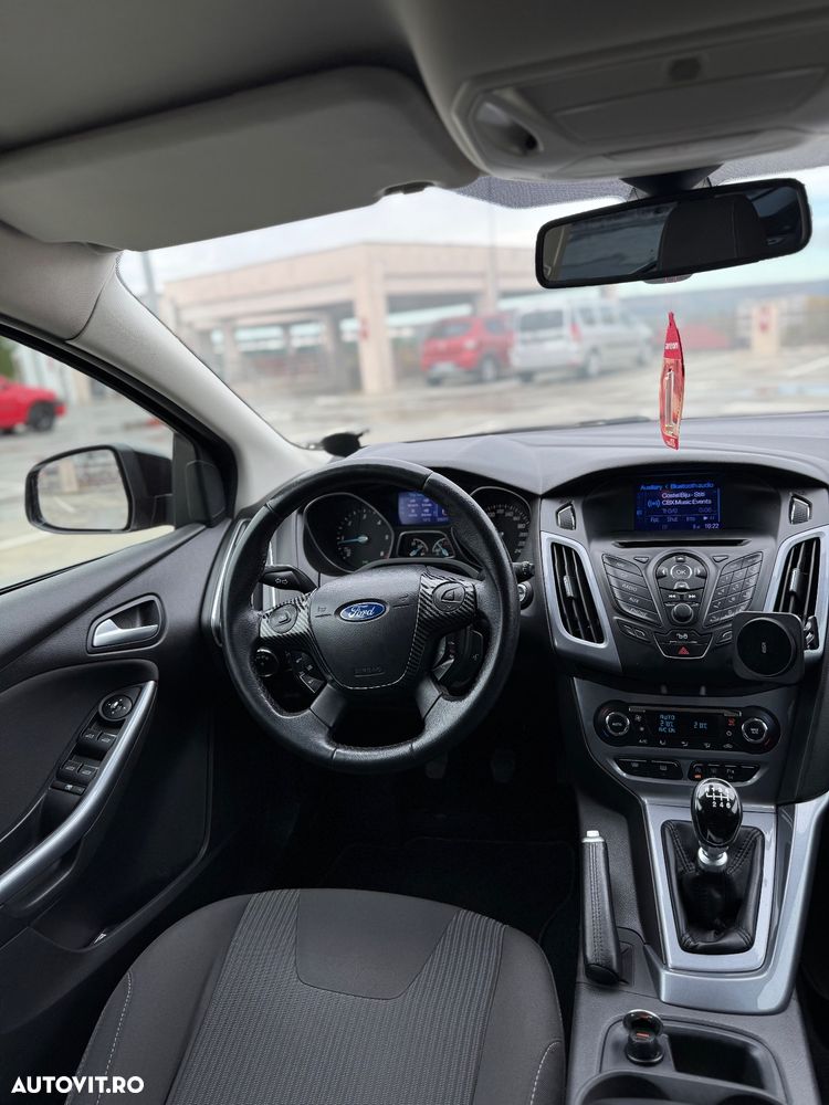 Ford Focus 1.6 TDCi DPF Titanium - 8