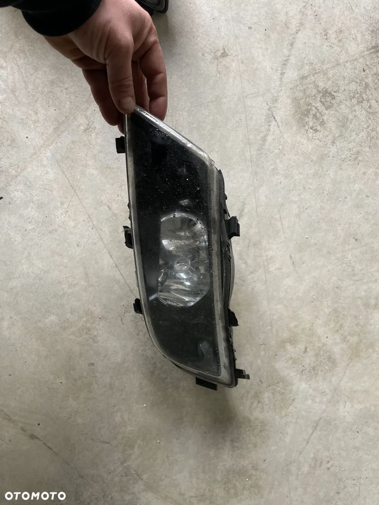 SKODA SUPERB II halogen przód przeciwmgielny 3T0941701C - 3