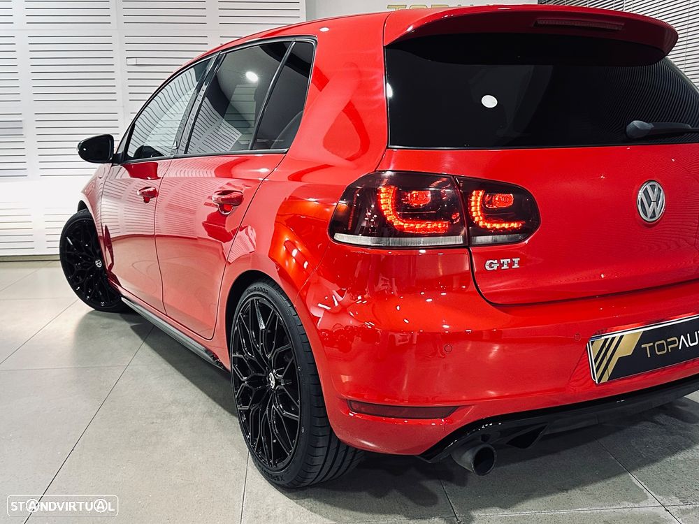 VW Golf 2.0 GTI adidas - 10