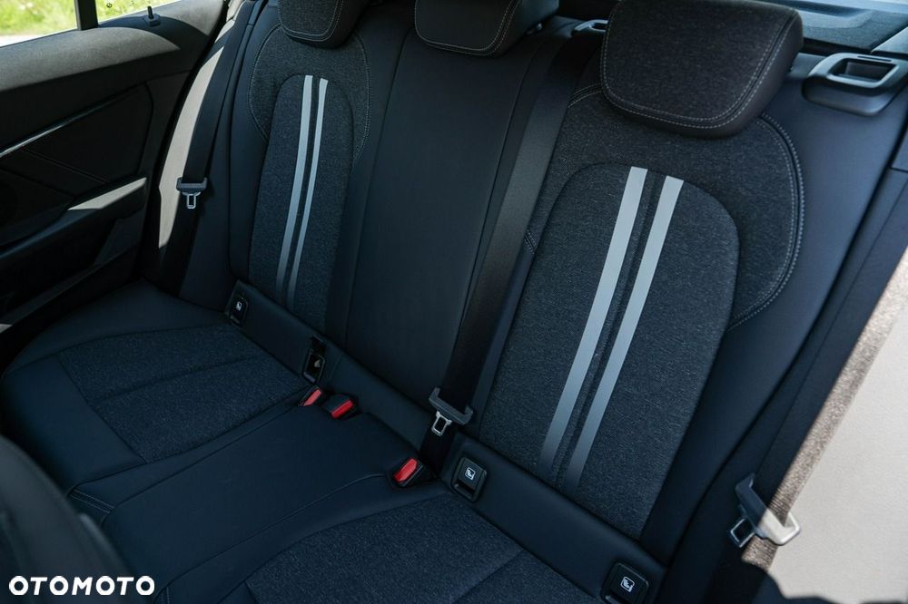 BMW Seria 1 118i Sport Line - 24