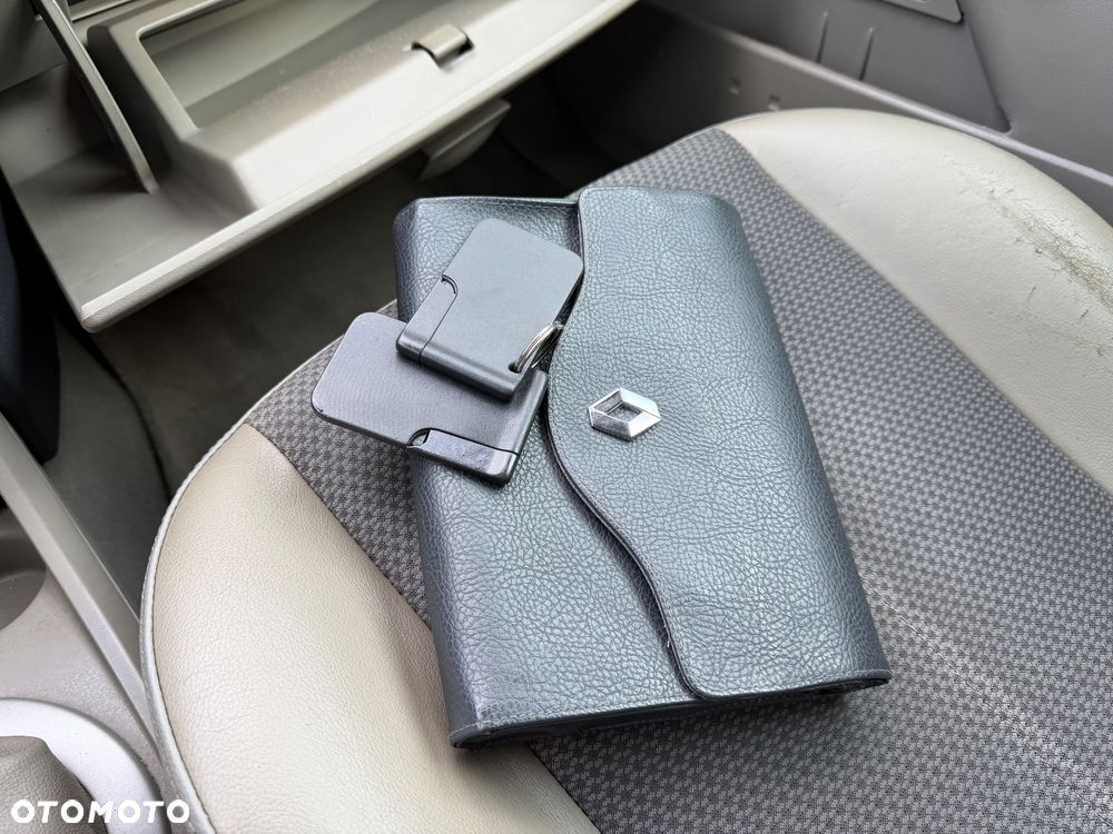 Renault Megane 2.0 Grandtour Luxe Privilege - 24