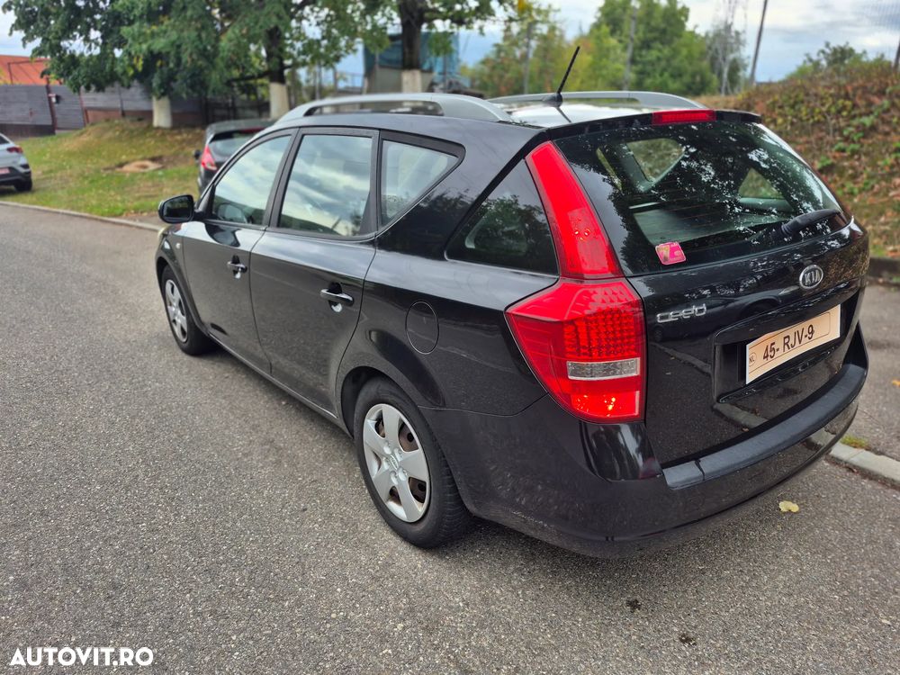 Kia Ceed 1.6 GDI Dream Team Edition - 10