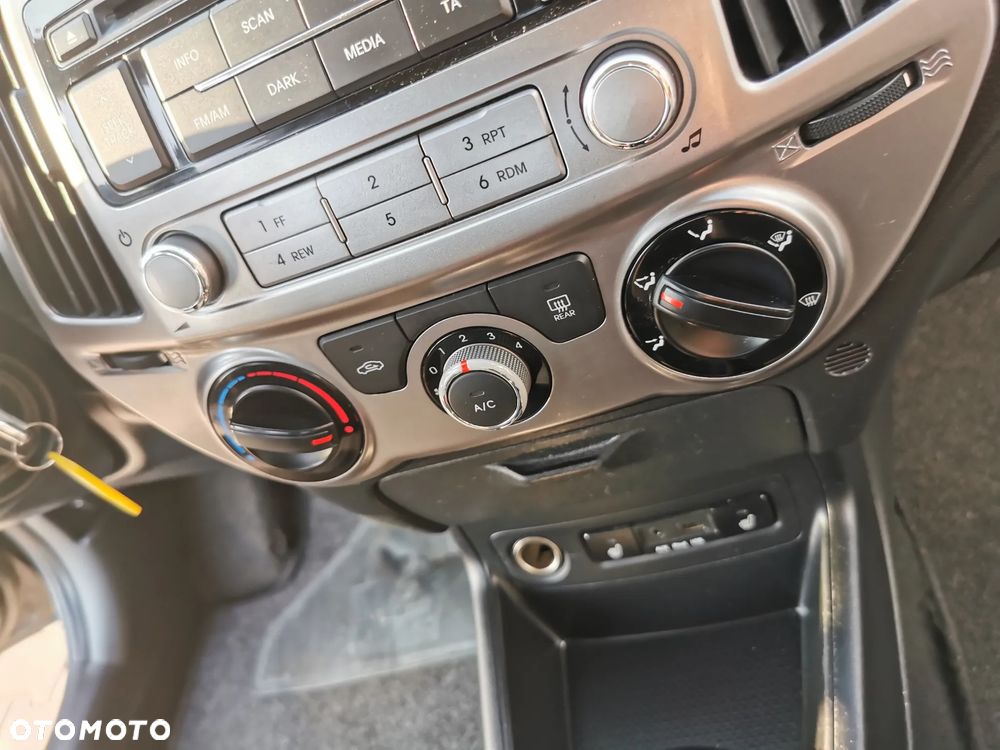 Hyundai i20 1.1 CRDi Intro Edition - 15