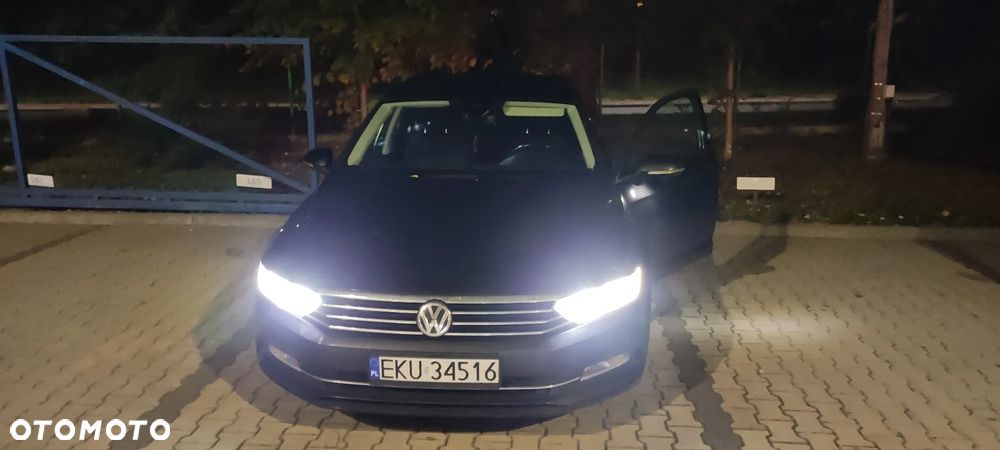 Volkswagen Passat 2.0 TDI SCR Comfortline - 29